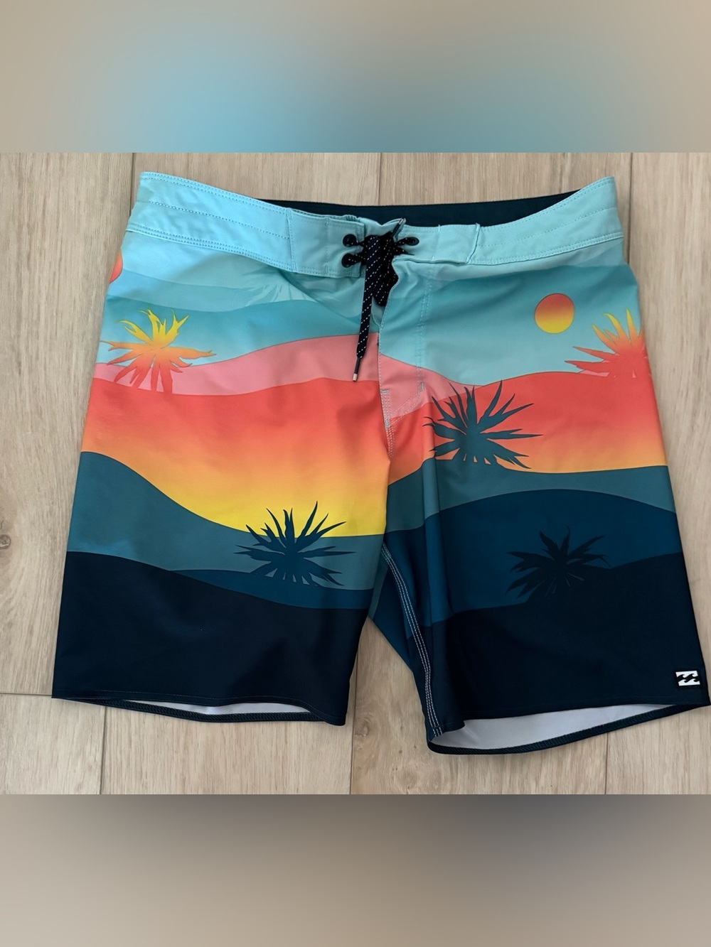 Billabong Recycler Sundays men’s size 32 Palm tree board shorts swim trunks